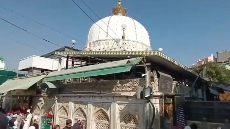 केंद्र सरकार के आदेश पर अजमेर दरगाह में खादिमों के लिए पहली बार लाइसेंस व्यवस्था, हो रहा विरोध