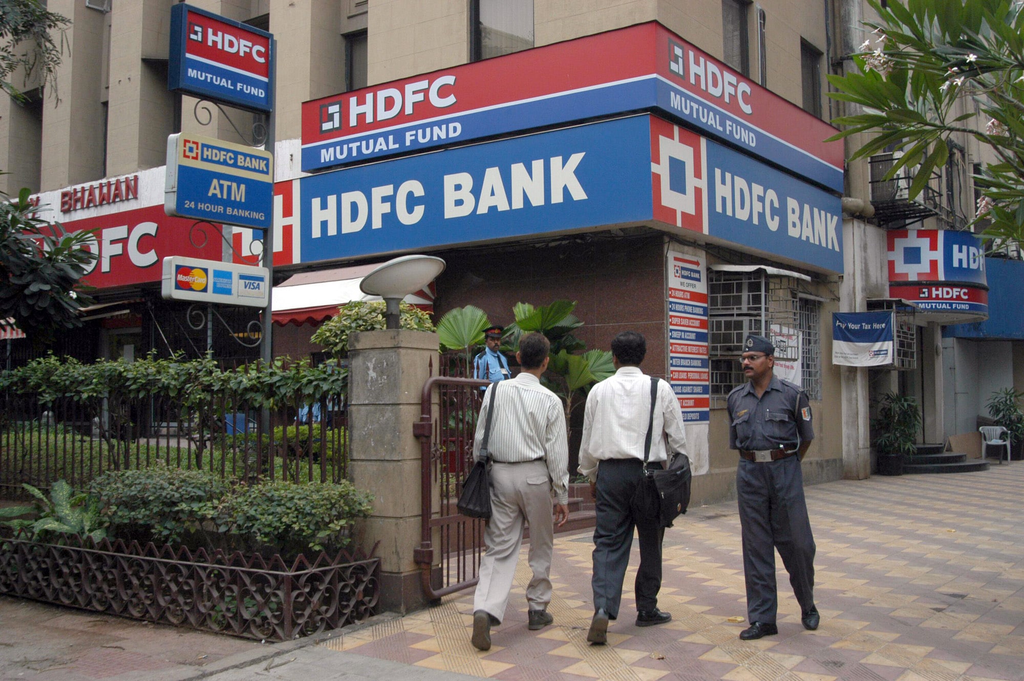 No Rate Relief For Existing Borrowers Even As Banks Cut Rates