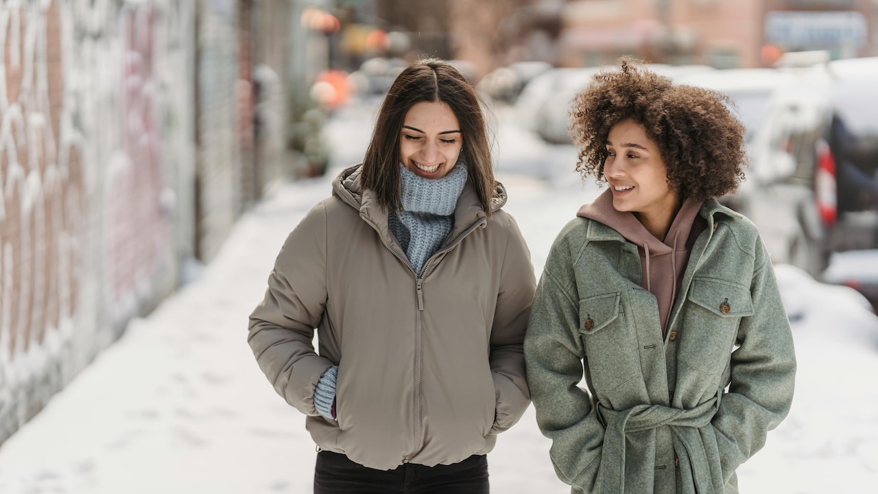 How To Dress Comfortably For Air-Conditioned Offices Without Heavy Layers
