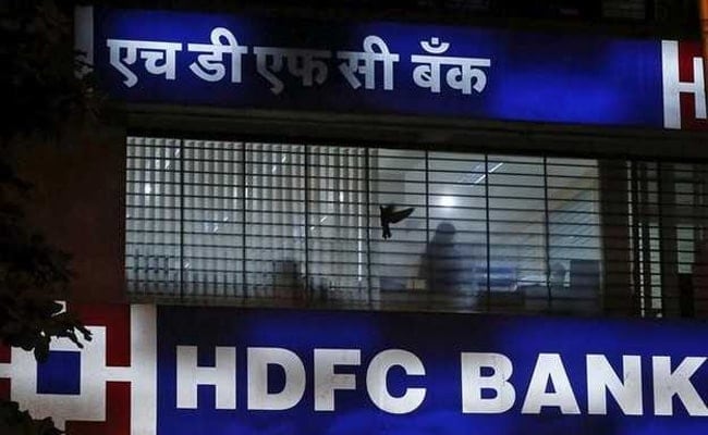 HDFC Bank Barred From Adding Credit Card Customers After Power Outage
