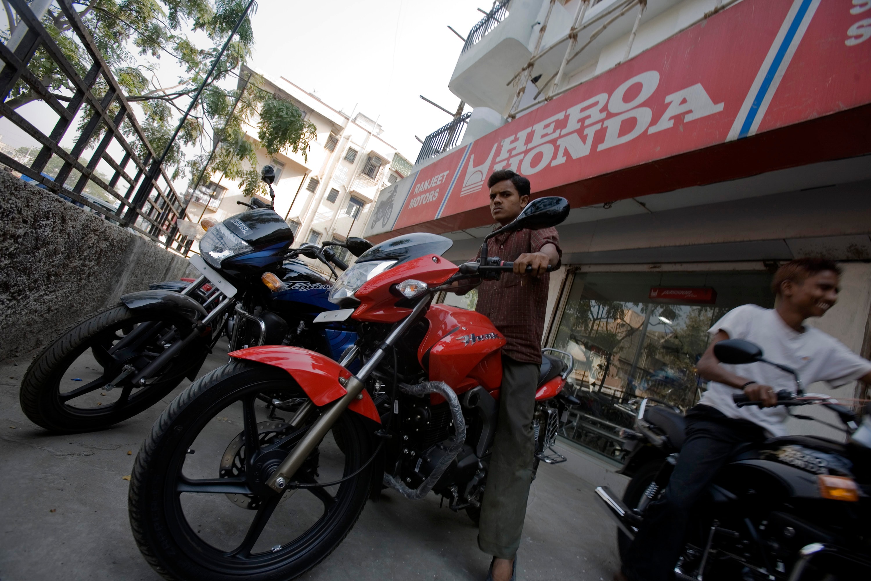 Brokerages Expect Double-Digit Auto Sales Growth In November&nbsp;