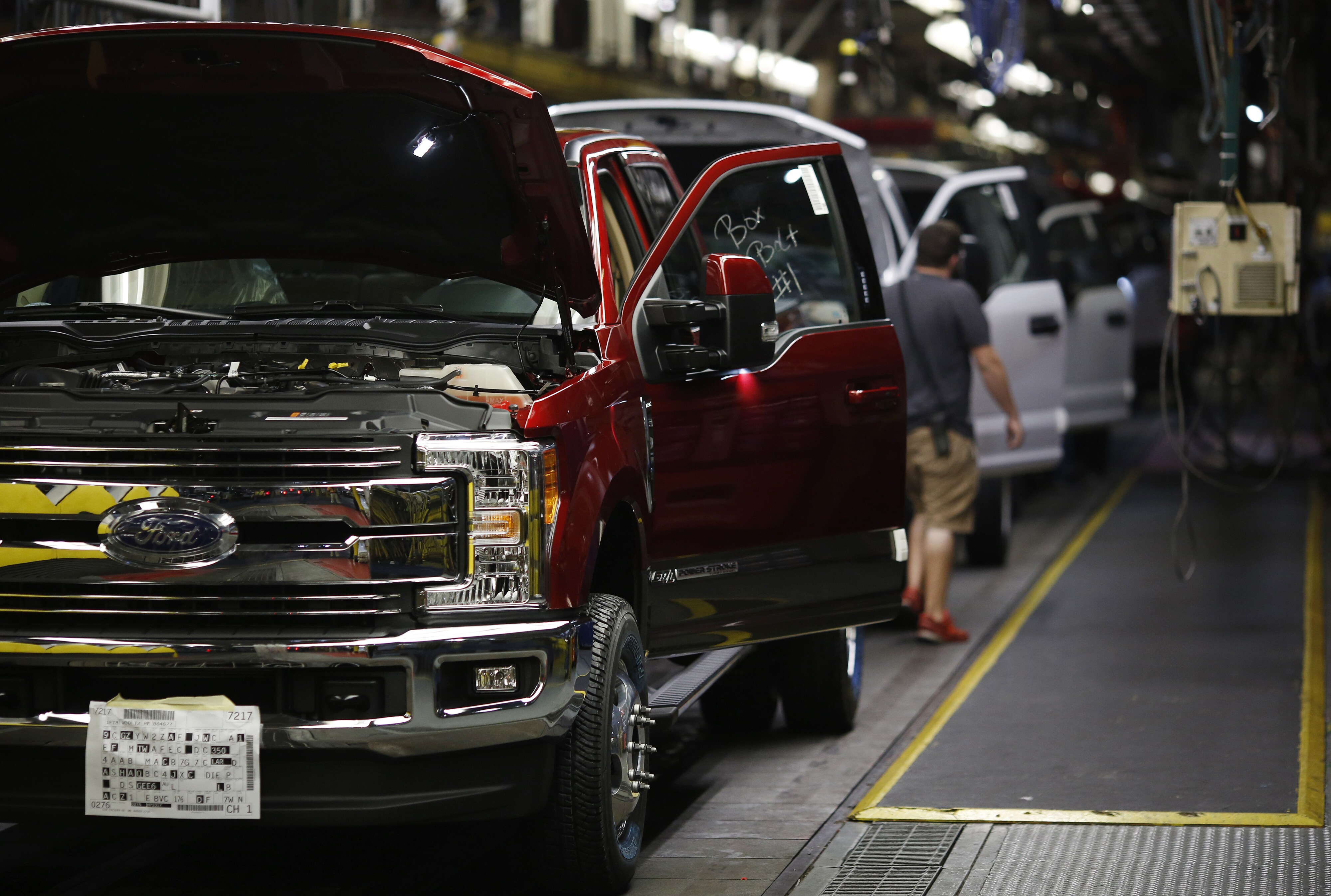  Ford Plans To Invest Rs 1,300 Crore In India Business