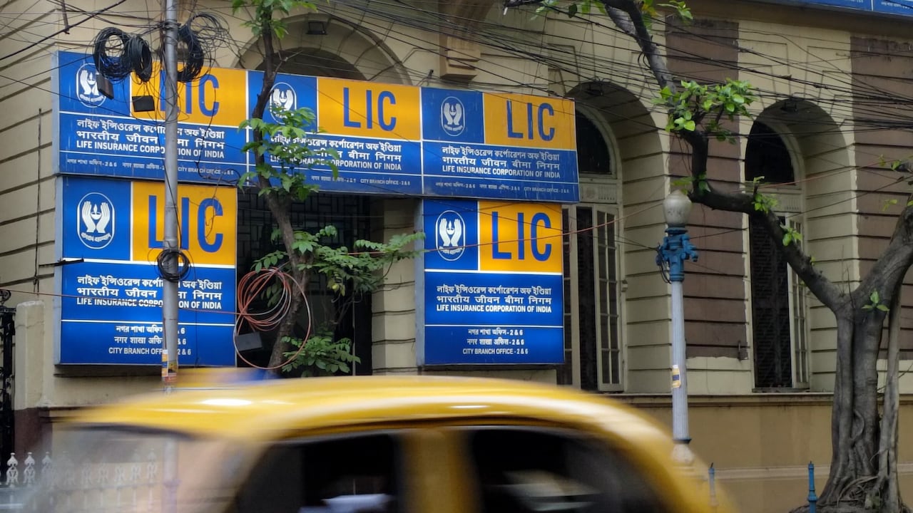 LIC OFS: Govt To Divest Up To 6.5% Stake In State-Run Insurer; Floor Price Fixed