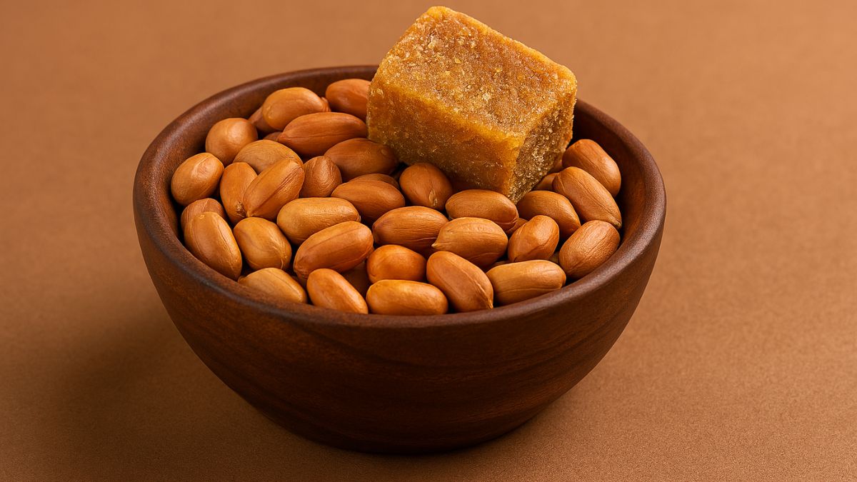Why You Should Have Peanuts With Jaggery This Winter