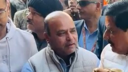 CM मोहन यादव ने पत्नी के साथ बृहस्पति महादेव मंदिर में की पूजा, चौराहे पर चाय की चुस्की लेकर लोगों का जाना हाल