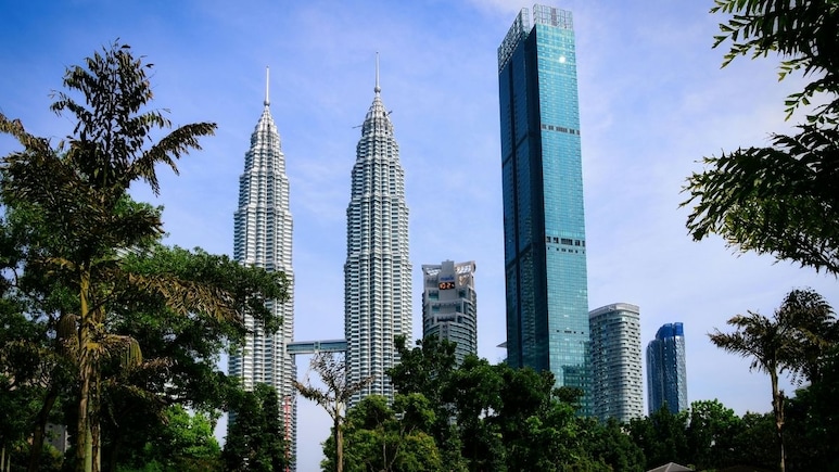 Enjoy Malaysia Holiday Under Rs 60,000 With This Budget-Friendly Guide
