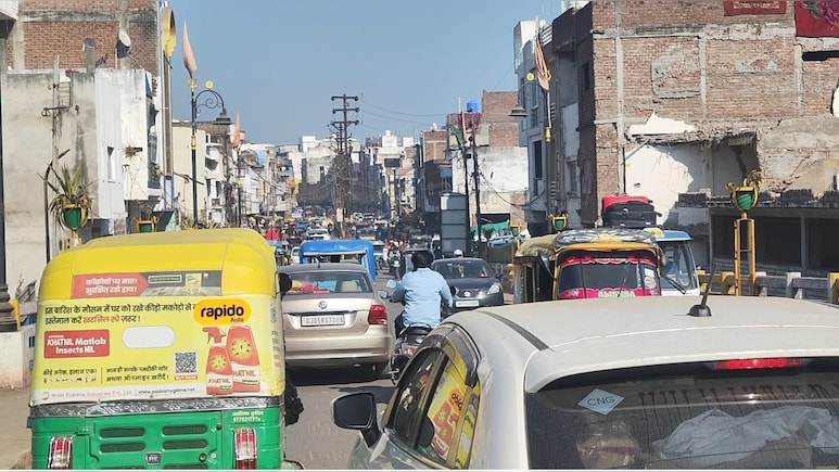 New Year पर उज्जैन में डिजिटल मैप से ट्रैफिक संचालित कर रही हैं पुलिस, मैप बता रहा कहा है रास्ता ब्लॉक