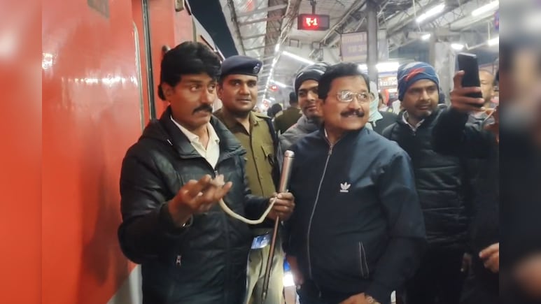 Rajasthan: ट्रेन में सांप की खबर पर कोटा रेलवे स्टेशन पर दहशत! जब हकीकत सामने आई तो चौंक गए यात्री