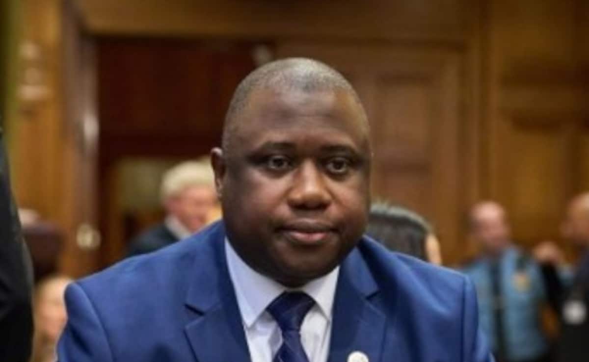 ICJ की पहली सुनवाई के दौरान गाम्बिया के न्याय मंत्री दावदा जालो ICJ की पहली सुनवाई के दौरान गाम्बिया के न्याय मंत्री दावदा जालो