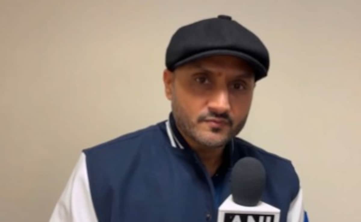 हरभजन सिंह का राजनीति की पिच पर दूसरा, आम आदमी पार्टी  बोल्ड!