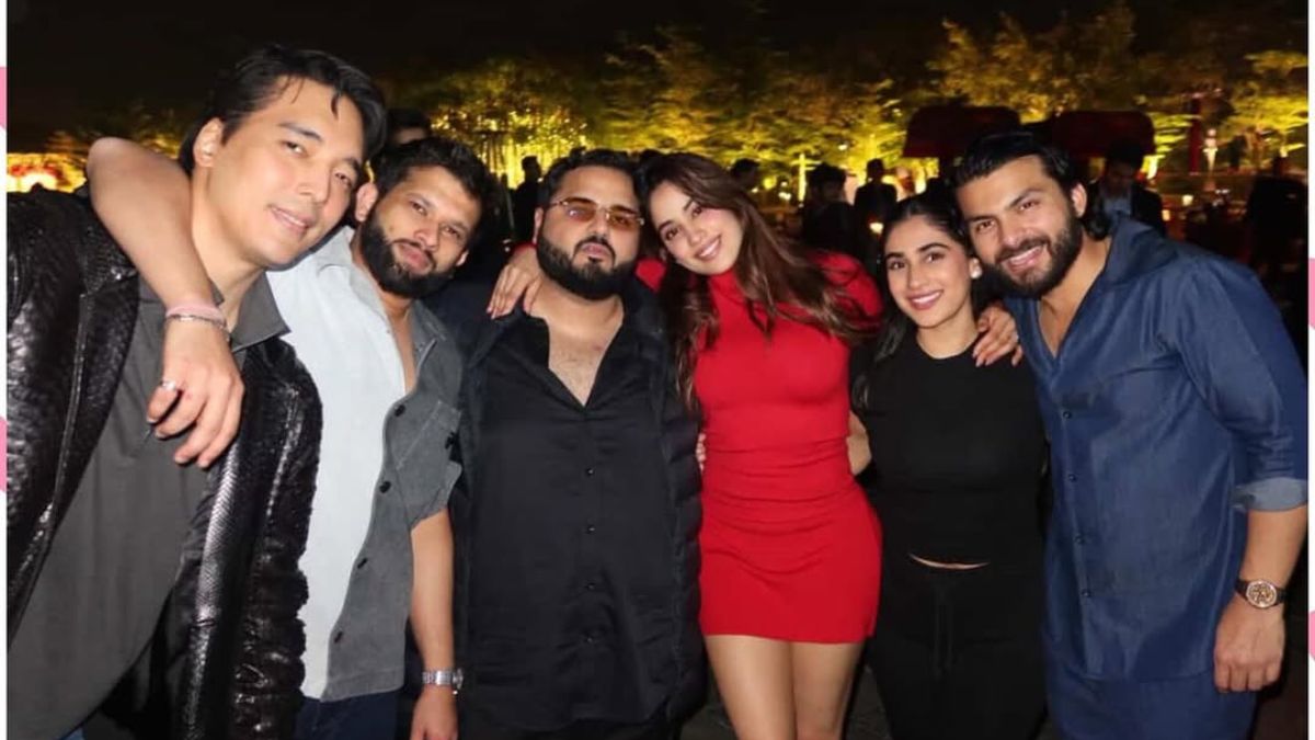 Janhvi Kapoor's Boyfriend Shikhar Pahariya Makes A Cute Cameo In Her 'Life Lately' Post