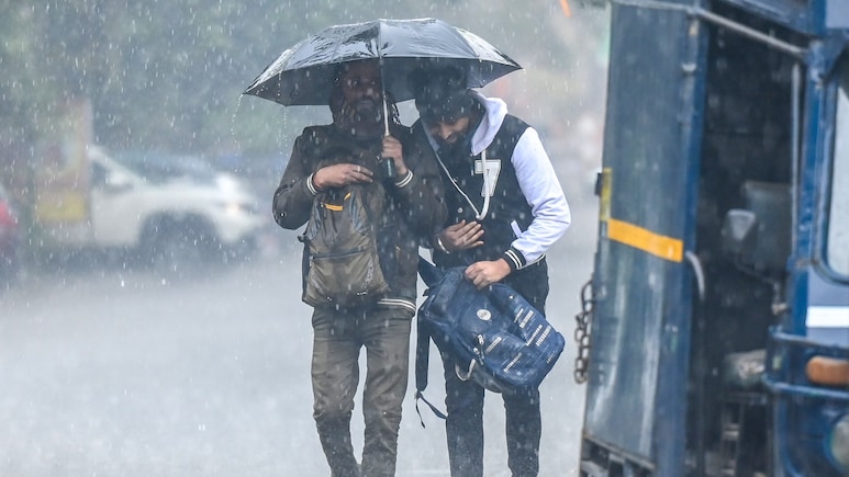 मौसम का गजब खेल! कहीं धूप तो कहीं बारिश के आसार, दिल्ली-यूपी से पंजाब-हरियाणा तक वेदर अपडेट