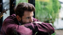 6 Signs And Symptoms Of Seasonal Affective Disorder (SAD)