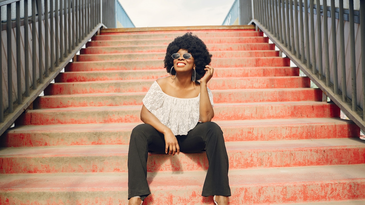 Nude Pants Outfit Ideas: How To Style Beige Trousers For Chic And Modern Workwear Looks Nude Pants Outfit Ideas: How To Style Beige Trousers For Chic And Modern Workwear Looks