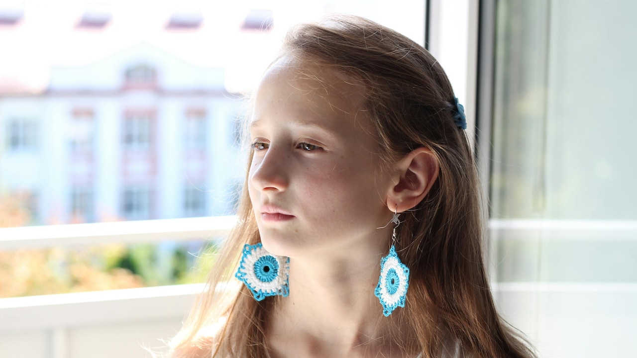 Modern Work Earrings For Women: Minimal Jewellery Styles For Office Wear Modern Work Earrings For Women: Minimal Jewellery Styles For Office Wear