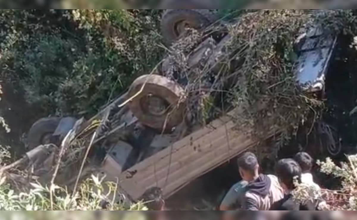 4 Killed, Many Injured After Vehicle Carrying 40 Falls Into Gorge In Manipur