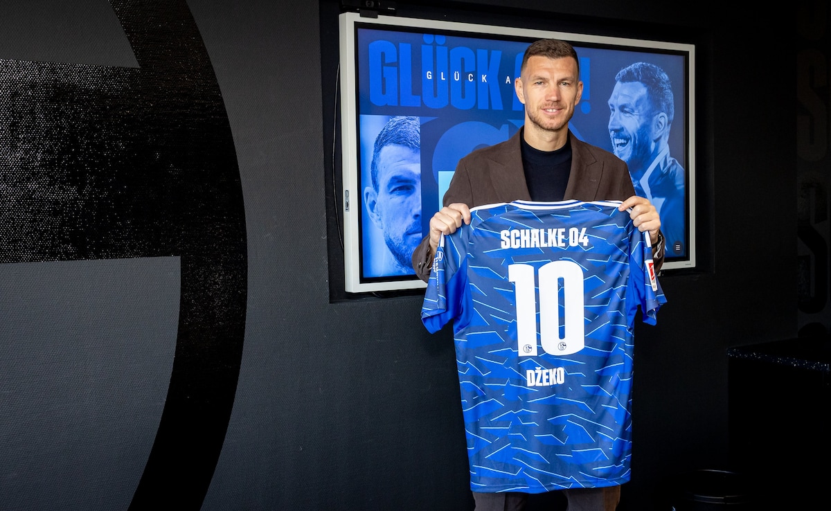 Veteran Edin Dzeko Joins Schalke On Six-Month Deal