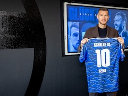 Veteran Edin Dzeko Joins Schalke On Six-Month Deal
