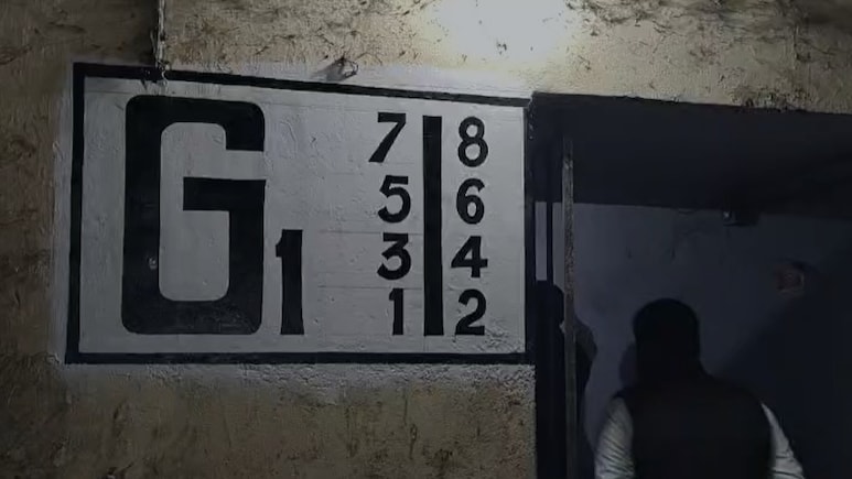 सरायकेला में रिश्तों का खून... पहले किया पिता का कत्ल, फिर शव के पास बैठा रहा