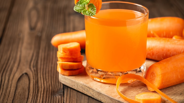 Can Drinking Carrot Juice First Thing In The Morning Boost Skin Health?