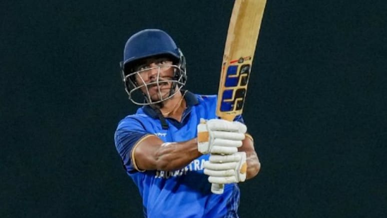 Vijay Hazare Trophy 2025-26: घरेलू क्रिकेट में एक और जडेजा की दहाड़, तूफानी शतक, जानें कौन हैं विश्वराज