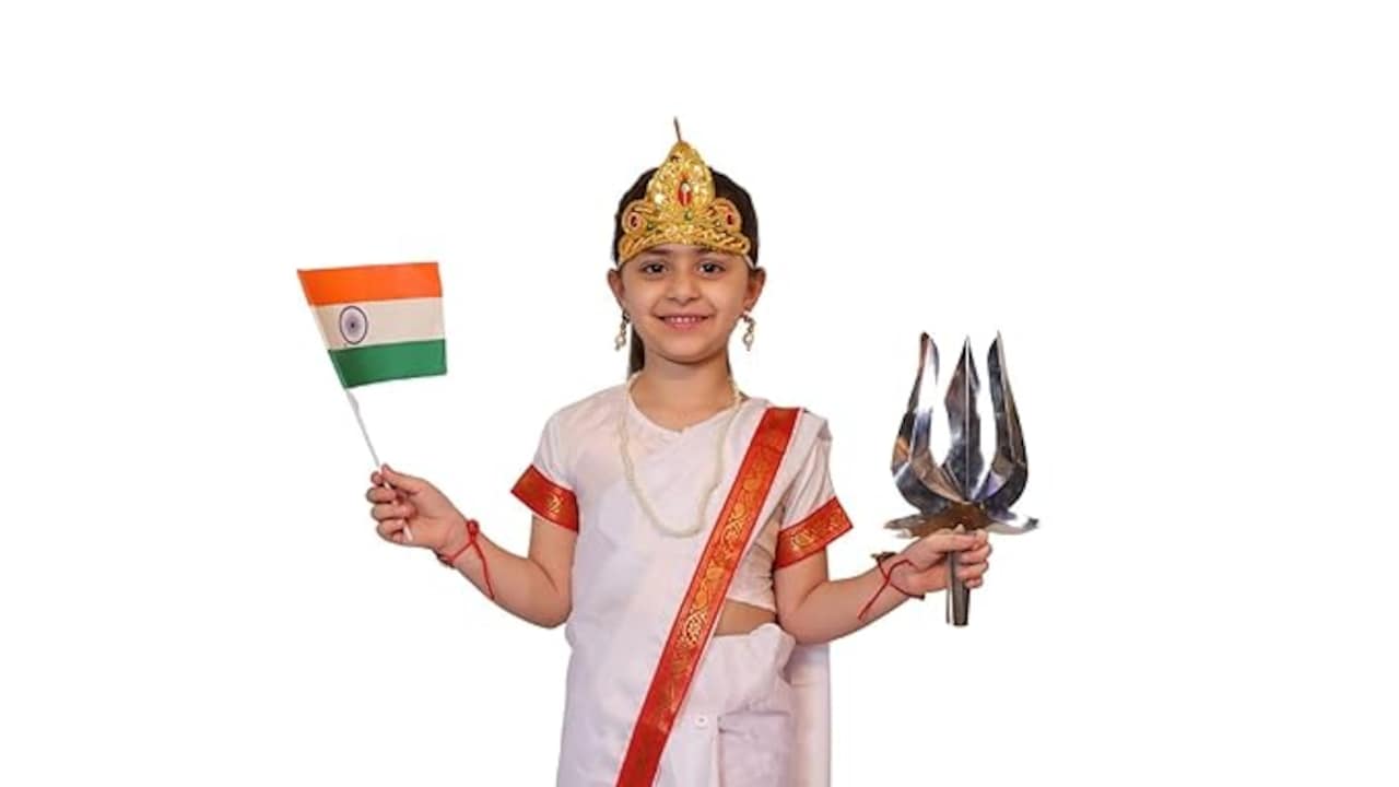 Which Bharat Mata outfit do you want to choose for your kid?
