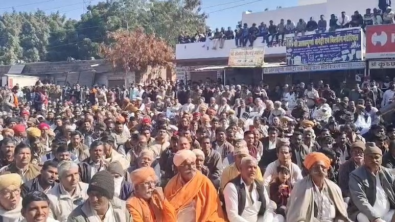 जैसलमेर में गौ हत्या के मामले में उबाल, हजारों गौभक्तों की सभा; प्रशासन ने चलाया बुलडोजर&nbsp;