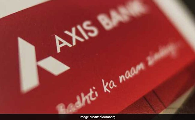 Axis Bank Loses 15,000 Staff In 9 Months, Hires 28,000 More