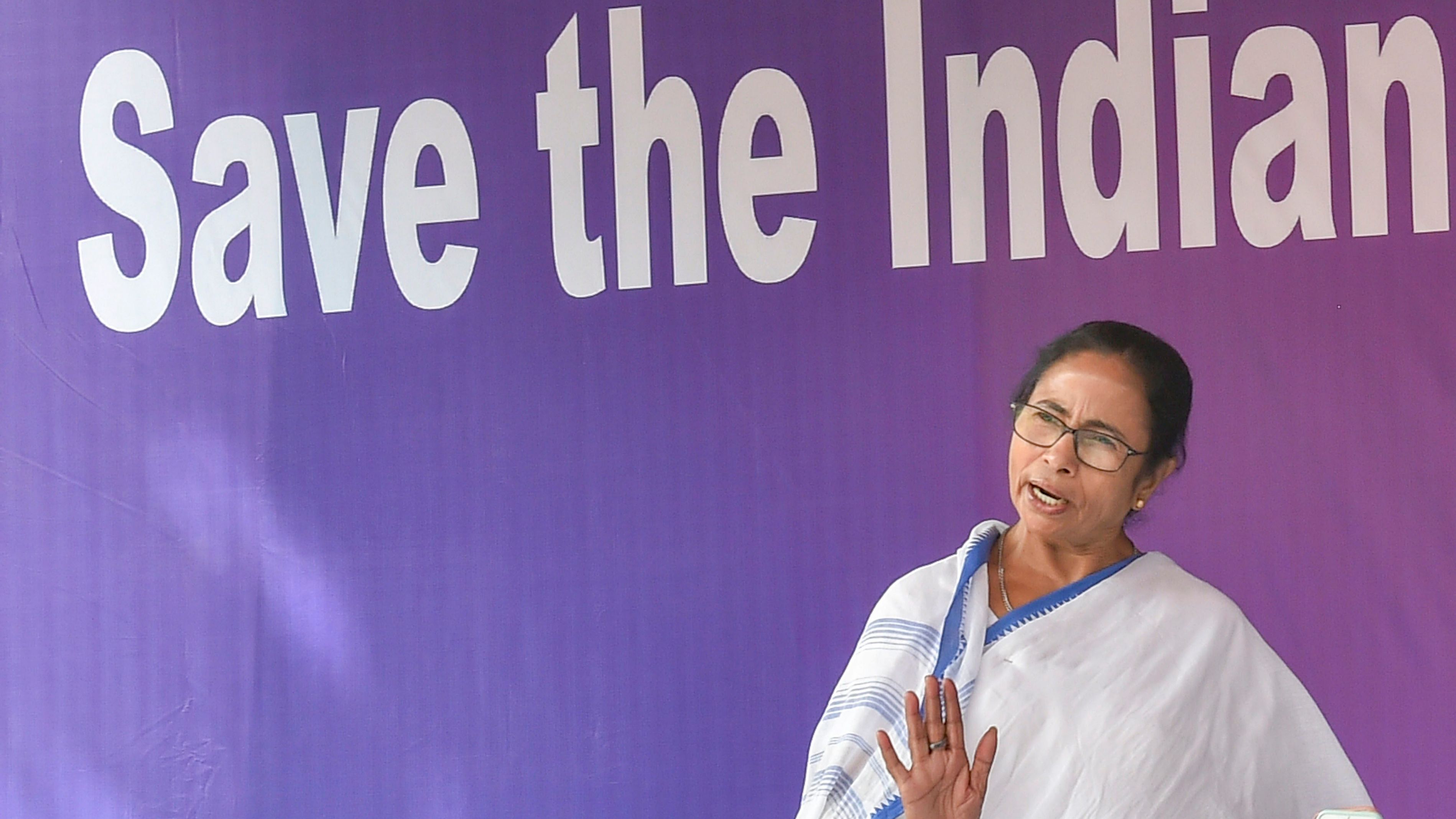 Mamata&rsquo;s Dharna Continues, Tejashwi & Kanimozhi Join in Solidarity