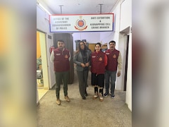 चेकिंग से बचने की कोशिश या कुछ और...  गणतंत्र दिवस से पहले दिल्ली में ऐंबेसी की फर्जी नंबर प्लेट वाली कार के साथ महिला गिरफ्तार