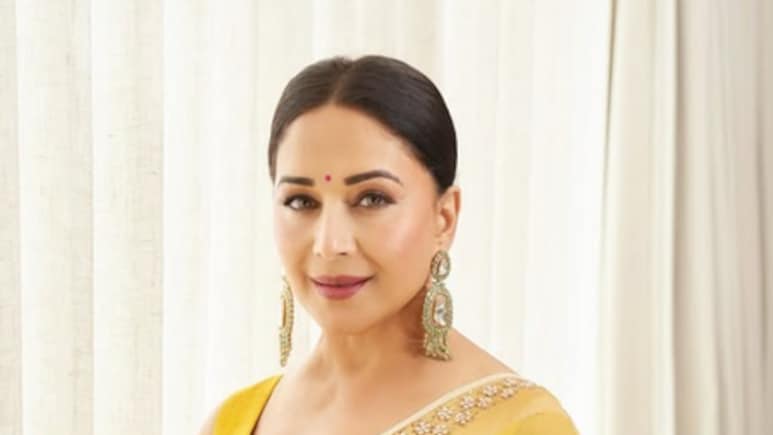 माधुरी दीक्षित ने मुश्किल दिनों को किया याद, बताया- जंगल या खुले में होना पड़ता तैयार'