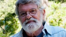 Emmy-Winning <i>Seinfeld</i> Director Tom Cherones Dies At 86