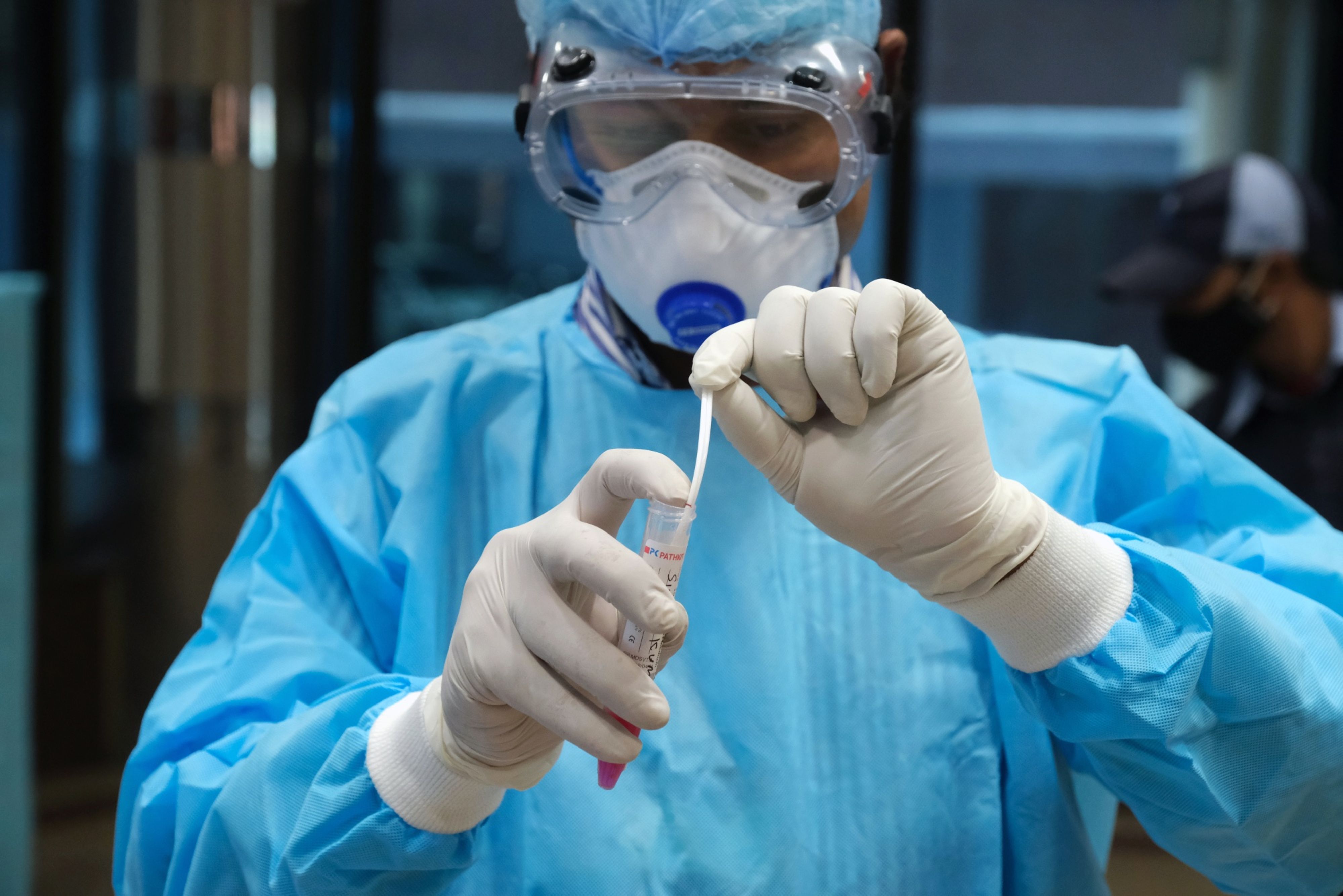 Coronavirus India Update: Total Active Cases Continue To Inch Lower, Near 4 Lakh Mark