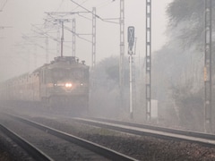 यात्रीगण ध्यान दें! आज 177 ट्रेनें लेट हैं, घने कोहरे ने दिल्ली NCR से पंजाब तक रोकी ट्रेनों की रफ्तार