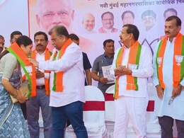 Ambernath News : भाजपचा काँग्रेसला अंबरनाथमध्ये दे धक्का, निलंबित 12 नगरसेवकांचा भाजपमध्ये प्रवेश