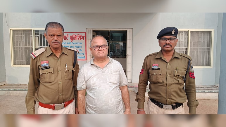 सूदखोर का कारनामा: 1.60 लाख के बदले 22 लाख चुकाने का बना रहा था दबाव, पुलिस ने किया गिरफ्तार