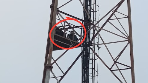 दौसा में युवकों का हाई-वोल्टेज ड्रामा, 3 घंटे से मोबाइल टावर पर चढ़े; प्रशासन के फूले हाथ-पांव