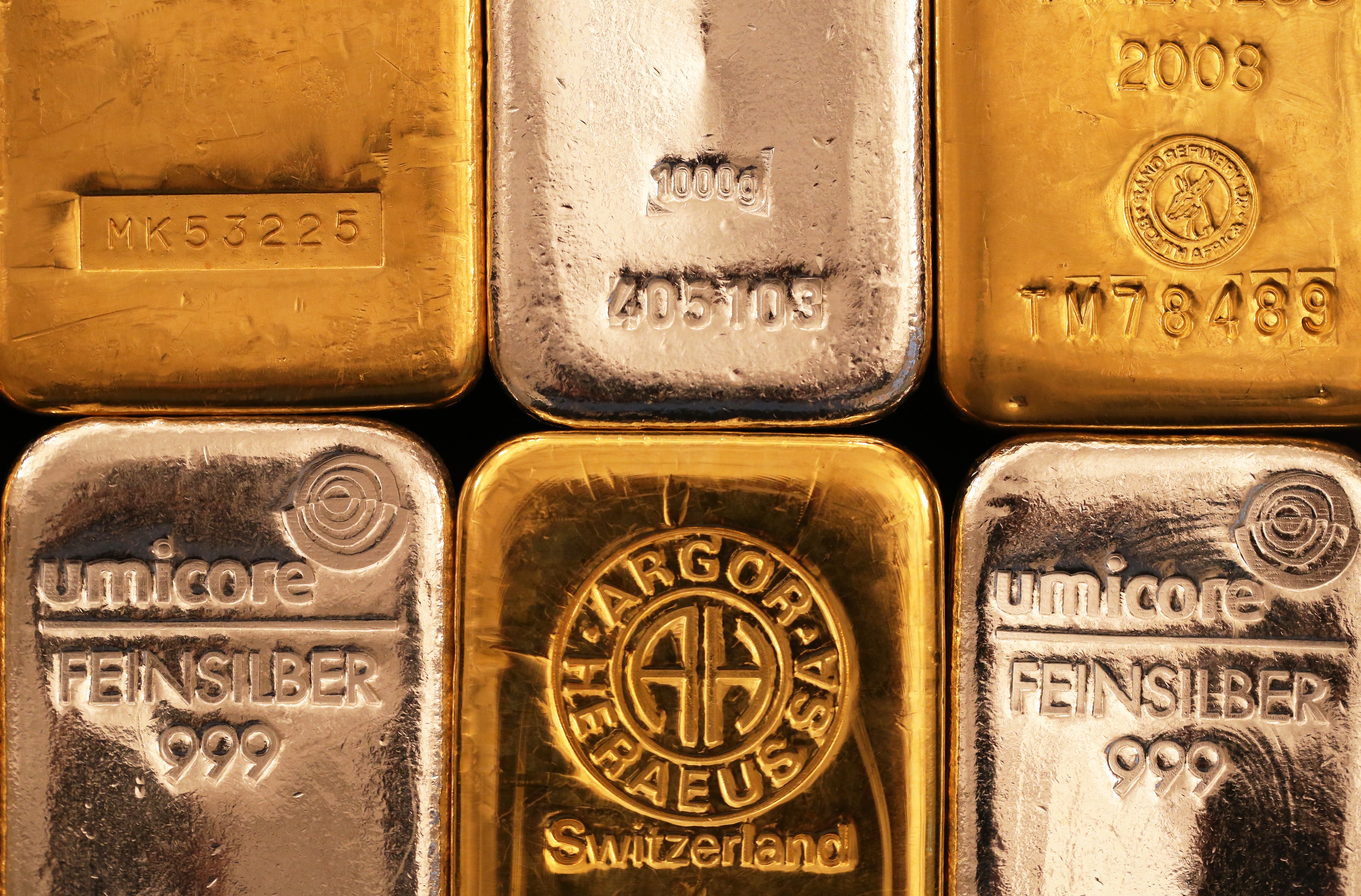 Silver Beats Gold in Precious Metals Rally