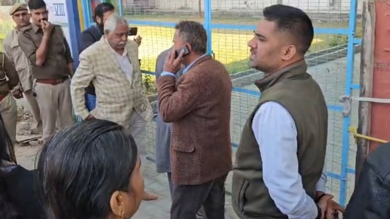 Rajasthan: जोधपुर में प्रशासन का एक्शन, 11 बीघा सरकारी जमीन पर अवैध रूप से चल रहे स्कूल और मदरसे को किया सील