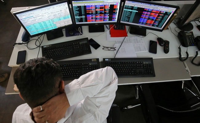 Sensex, Nifty Erase Gains After Hitting Record Highs