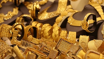 Precious Metals Drop: Silver Down 5% To Rs 2.55 Lakh/Kg, Gold Slips Rs 1.58 Lakh/10g
