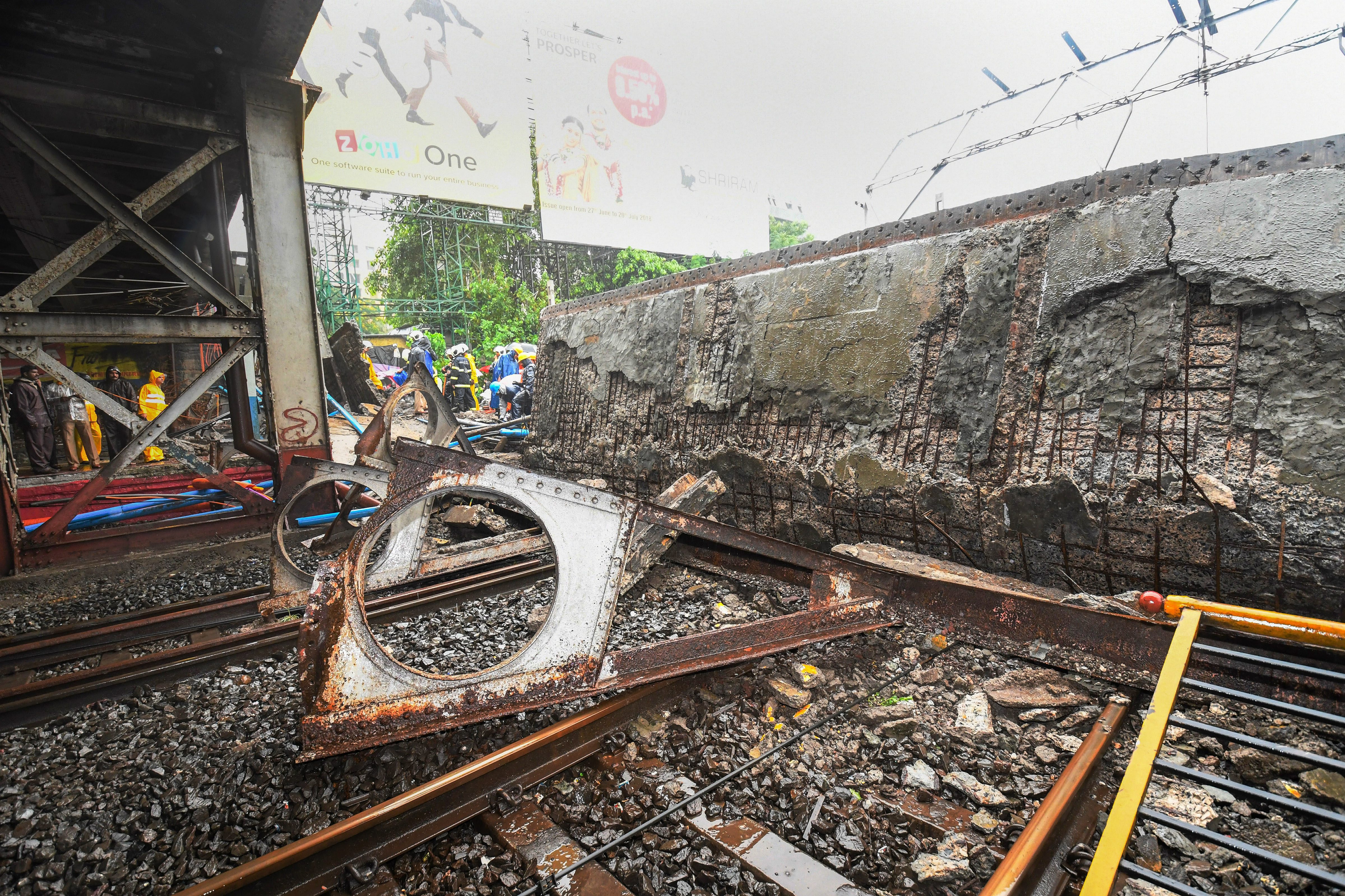 Mumbai Bridge Collapse: Local Train Services Hit, Five Hurt; Railway Minister Orders Probe