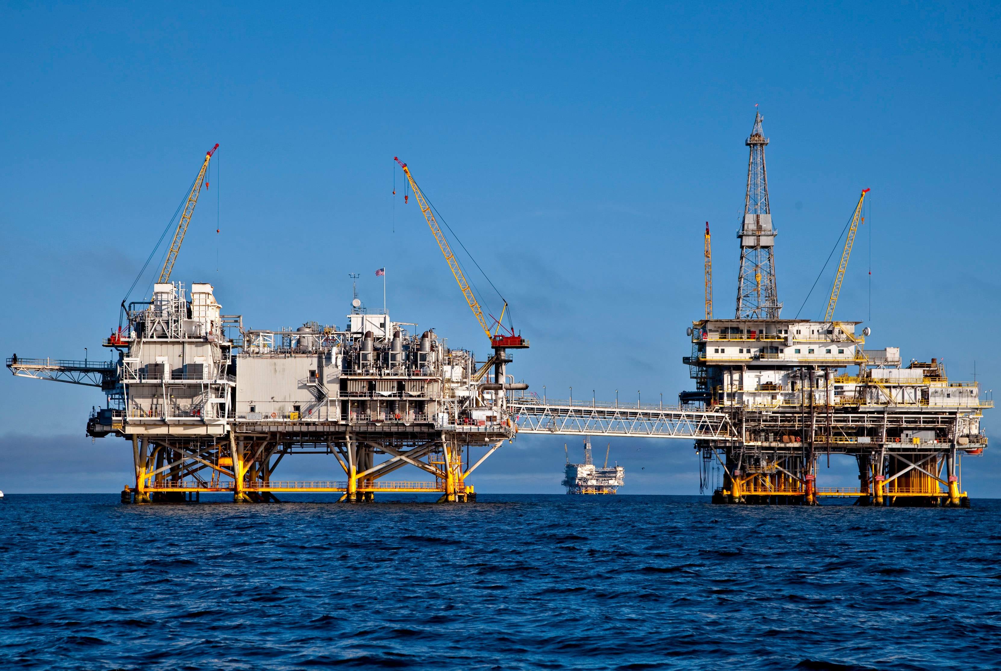 Oil Prices To Stay Between $40-60 A Barrel Despite OPEC-Led Cuts: Moody&rsquo;s