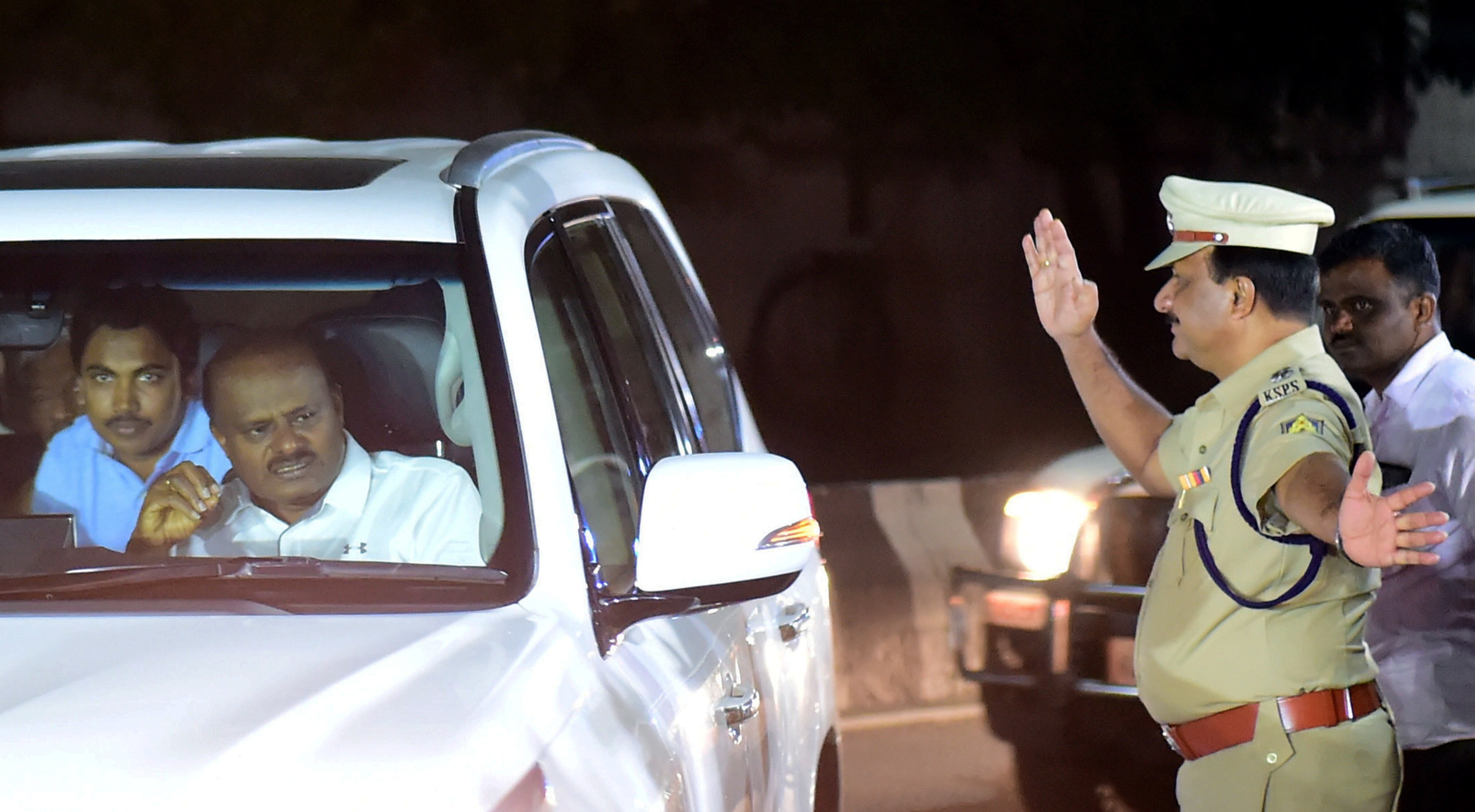 Karnataka Political Crisis Updates:  BJP To Stage Protests Demanding HD Kumaraswamy’s Resignation