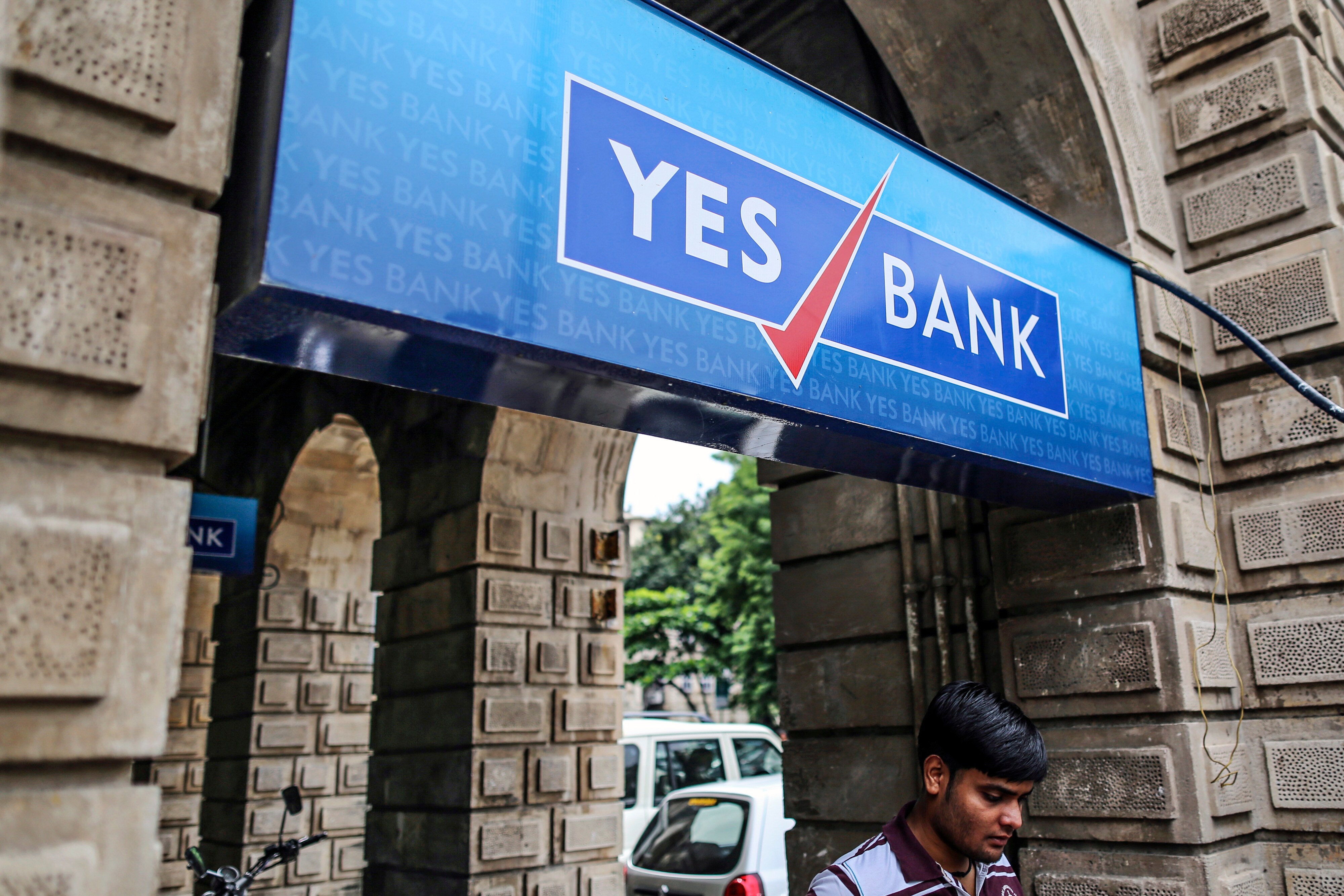 Yes Bank Looks To Blame Rival For Bad Press