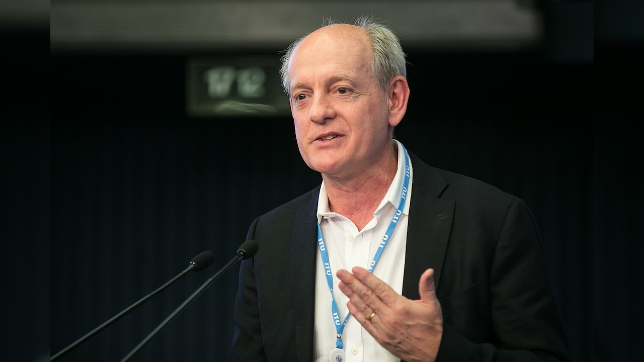 'Cannot Regain Control': Why AI Pioneer Stuart Russell Believes Slowing Down Alone Won't Work | NDTV Exclusive