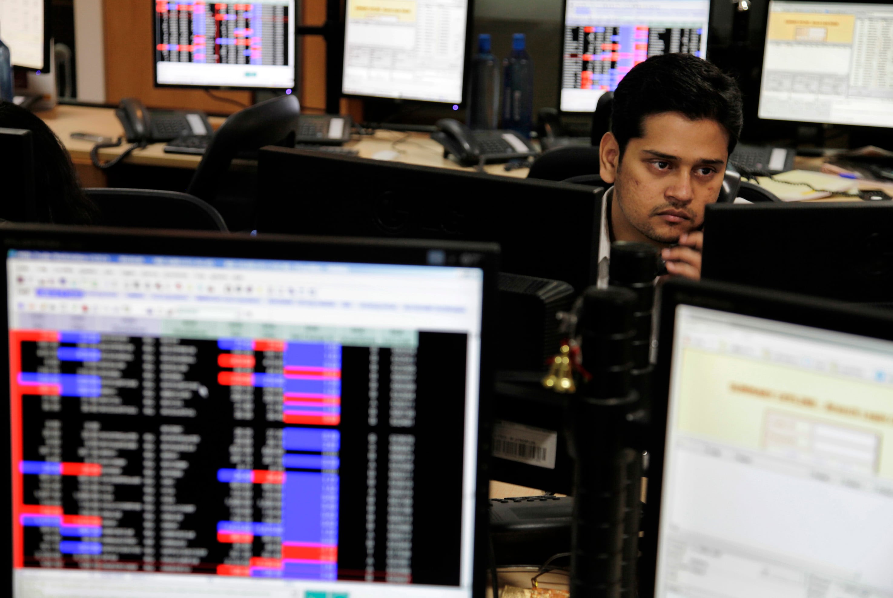  Sensex, Nifty Decline First Time This Week On RBI Policy Letdown