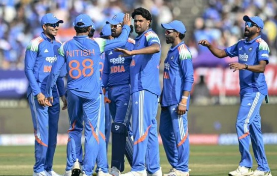 IND vs NZ, 1st ODI: भारतीय टीम ने बनाया वर्ल्ड रिकॉर्ड, सबसे ज़्यादा 300+ रनों के लक्ष्य को हासिल करने वाली दुनिया की पहली टीम बनी