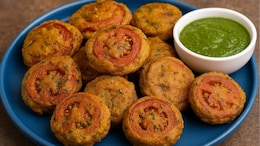 How To Whip Up Crispy Thecha Pakoda In Just 15 Mins