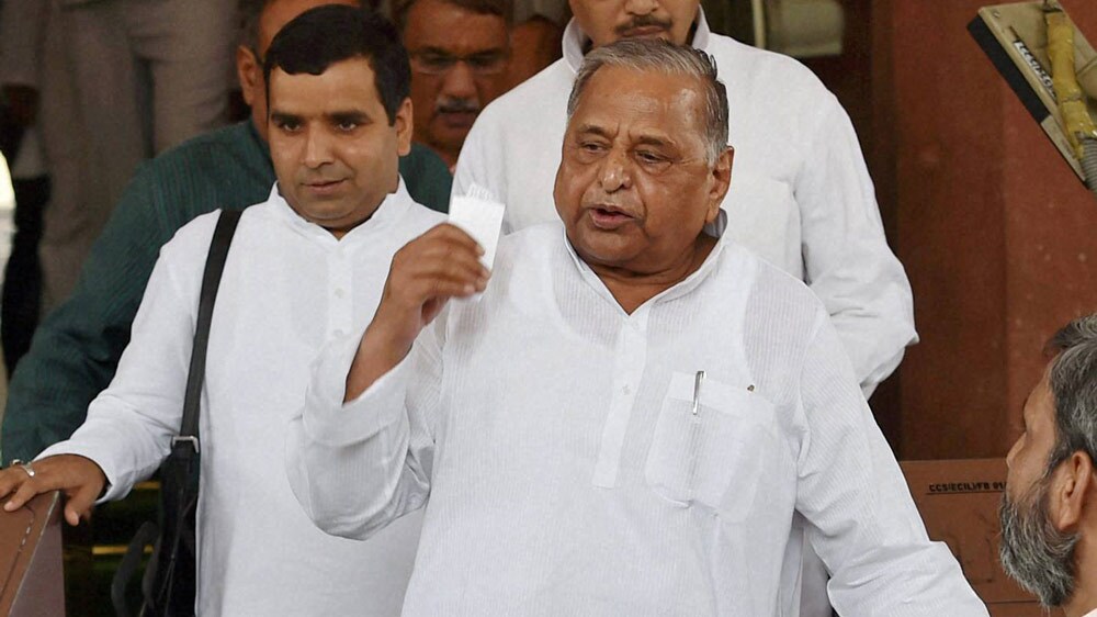 QBullet: Split In Parivaar As Mulayam Expels Son; PM Launches BHIM